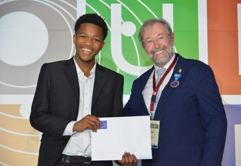 Johannesburg young scientist turns curiosity into success at Eskom Expo ISF, securing Wits bursary